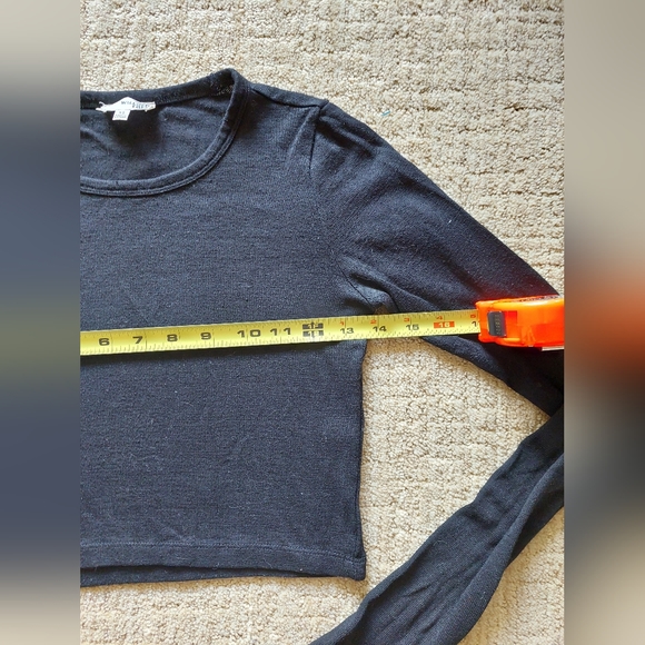 Aritzia/ Wilfred Free Crop Top - Picture 3 of 4